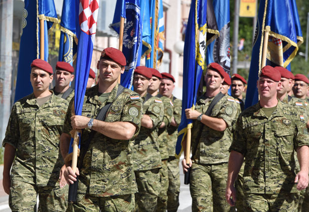 Хрватска враћа војни рок