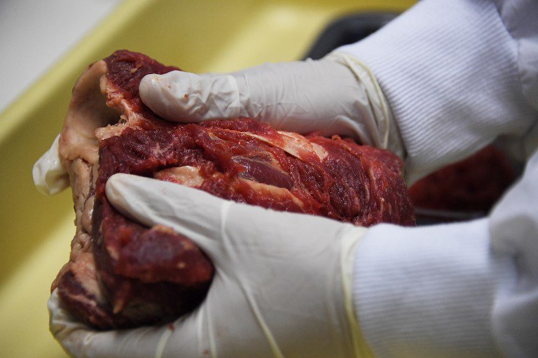 Амбасадор ЕУ бесан: Европа преплављена трулим месом из Бразила