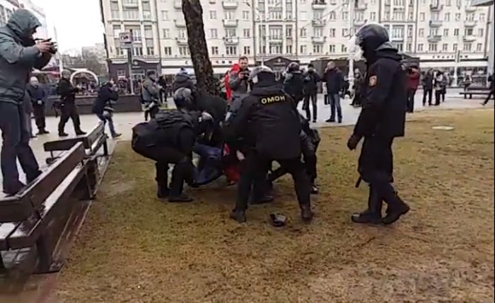 Белорусија: Пелцовање "обојене револуције" (видео)