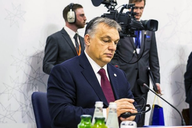 Орбан: ЕУ се мора одбранити од предстојеће инвазије муслиманских имиграната