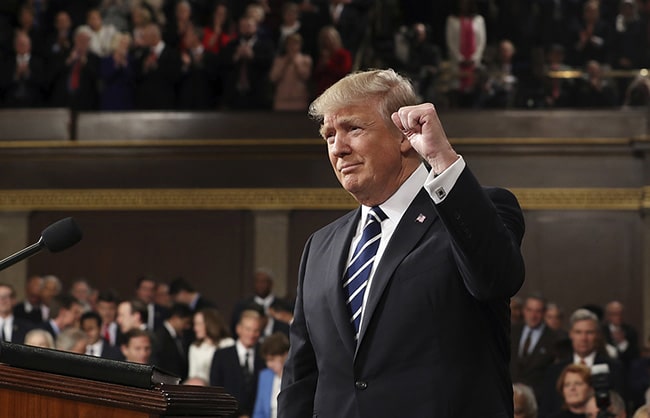 Трамп пред Конгресом САД: Америка уважава право свих земаља да се крећу својим путем