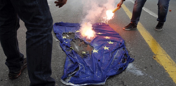 Марин ле Пен се одриче Европе: Неће заставу ЕУ