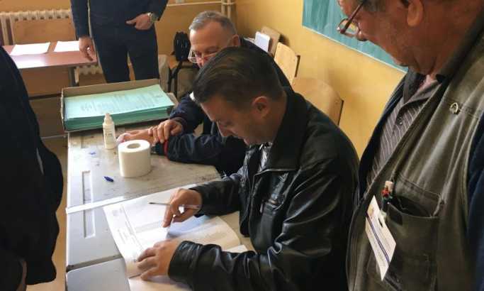Гласање на КиМ: Проблеми са бирачким списковима на централном Косову и у Метохији