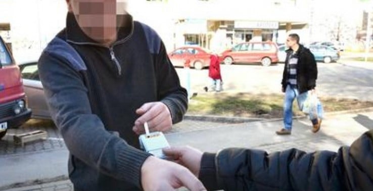 БЕДА ДАНАШЊЕ СРБИЈЕ: Народ на комад купује пелене, тоалет папир, бомбоне, цигарете…