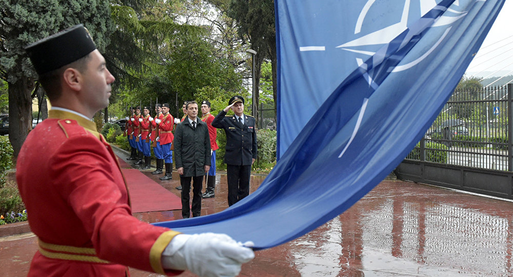 У Црној Гори се завијорила застава НАТО-а