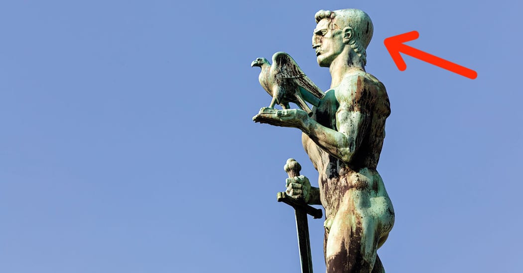 Споменик "победнику" на Калемегдану представља шиптара са кечетом на глави?