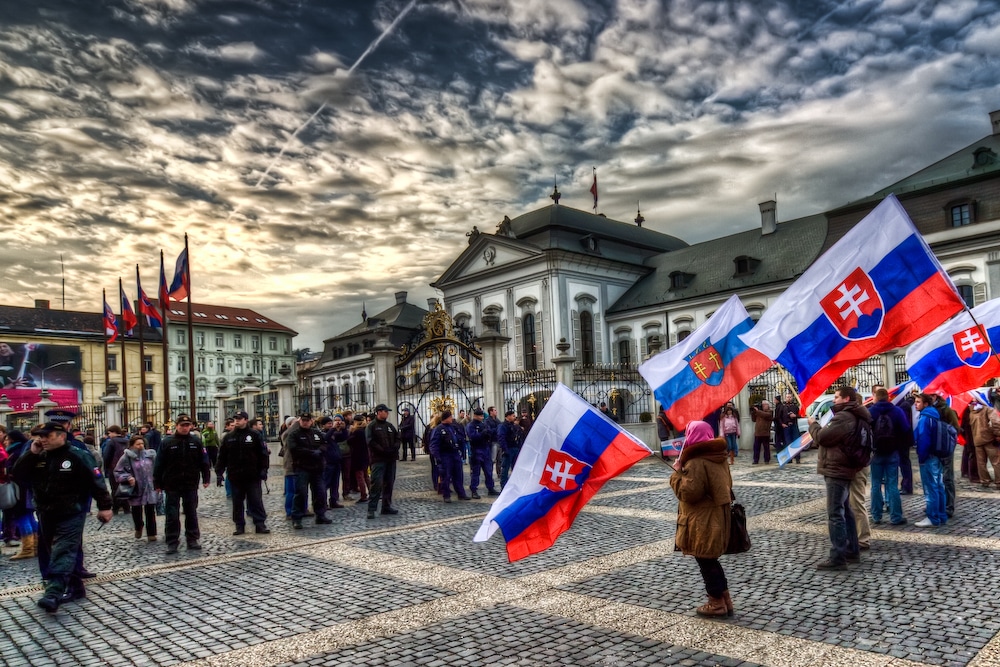 Словачка покренула питање изласка из НАТО-а