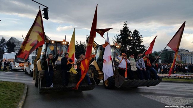 Скопски браниоци Македоније траже од Иванова да не попушта и – попис становништва