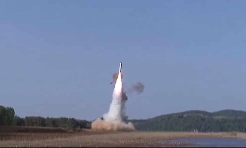 Северна Кореја: Тата, види још једна балистичка ракета! (видео)