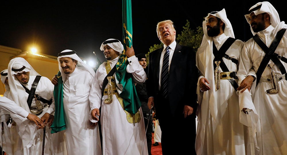 Трамп витлао мачем са Арапима (видео)