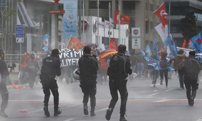 Ердоган забранио првомајску шетњу: Полиција разбила поворку (видео)