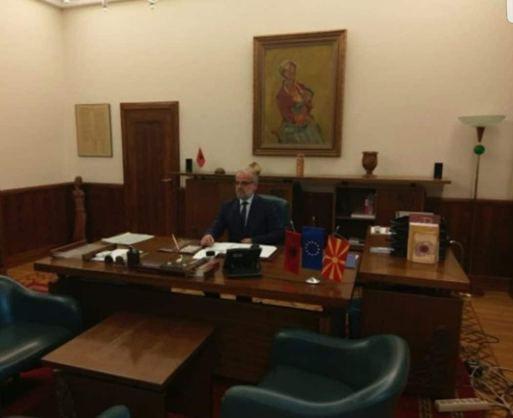 Заставе Албаније у македонском парламенту: Џафери ушао у кабинет