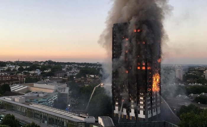 Лондон: Број жртава пожара порастао на 80, зграда постала крематоријум за станаре који су ту живели