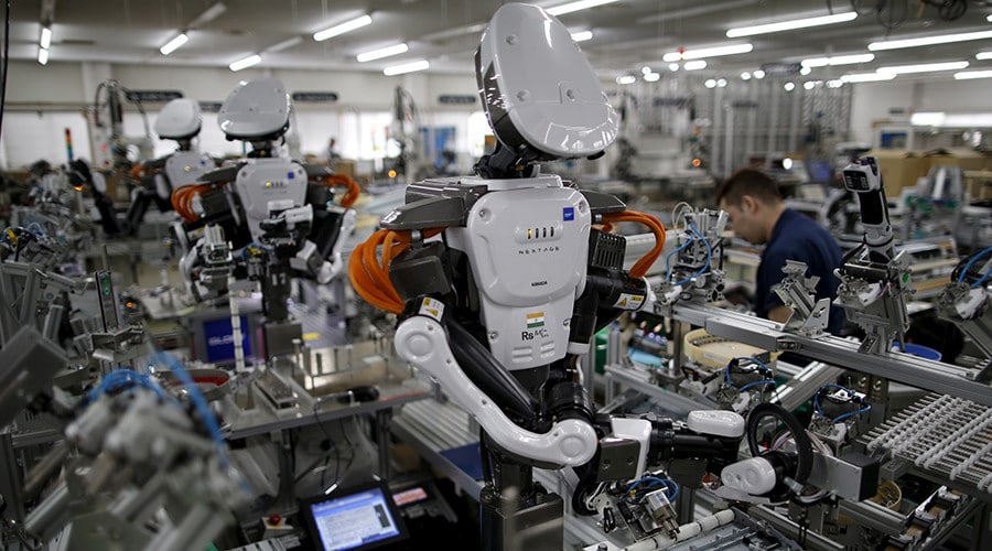 Научници: Вештачка интелигенција и роботи ће до 2031. заменити продавце, а књижевнике до 2049.