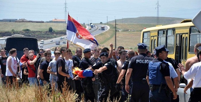 Шиптарска полиција ватреним оружјем ранила најмање двадесетак Срба међу којима су и деца