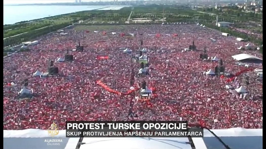 Масиван марш опозиције у Турској (видео)