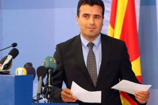 После пораза на изборима Зоран Заев поднео оставку као премијер и председник СДСМ-а