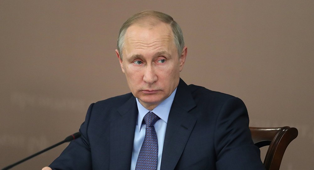 Путин: 755 америчких дипломата одлази из Русије