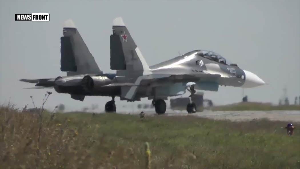 Су-30 уништава «непријатељски» брод на Криму (видео)