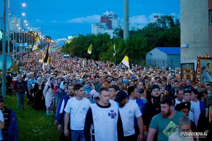 У Царској литији у Јекатеринбургу учествовало више од 60 хиљада људи