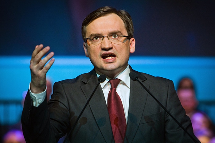Заменик пољског министра правде: „Хоћете имигранте у Пољској - само преко мене мртвог!“
