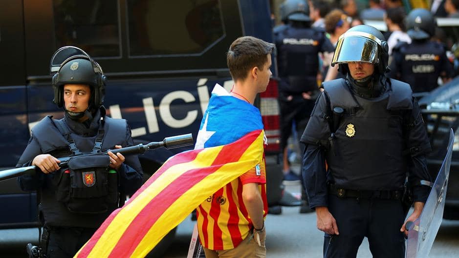 Шпанија шаље додатне снаге полиције у Каталонију
