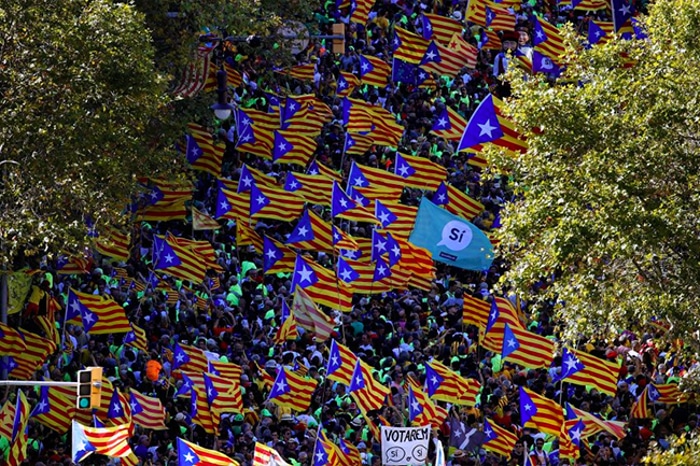 Барселона сва у каталонским заставама: почело „загревање“ за отцепљење од Шпаније