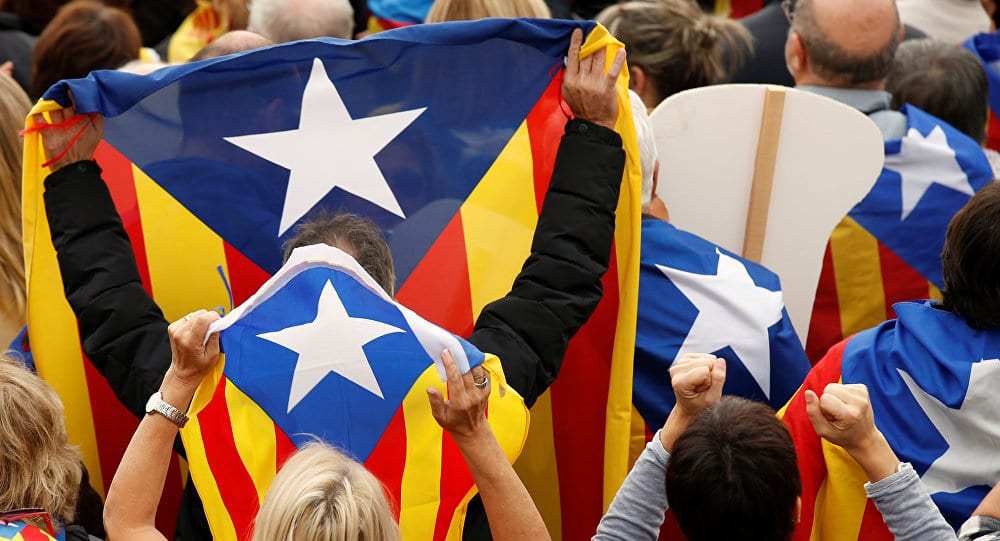 Практично ванредно стање у Каталонији: Хиљаде људи на улицама Барселоне