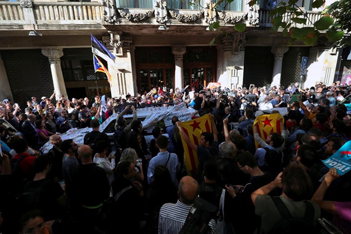 Почиње заоштравање: Шпанска полиција похапсила 12 функционера владе Каталоније