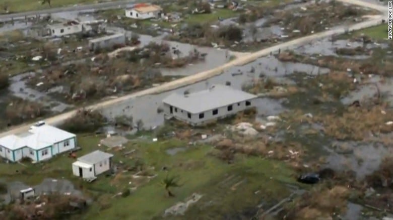 Ураган Ирма уништила острва Барбуда и Свети Мартин (видео)