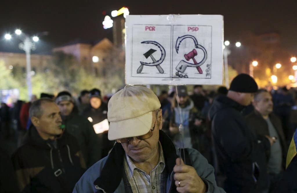 Црвена куга: Хиљаде протестују на улицама Букурешта