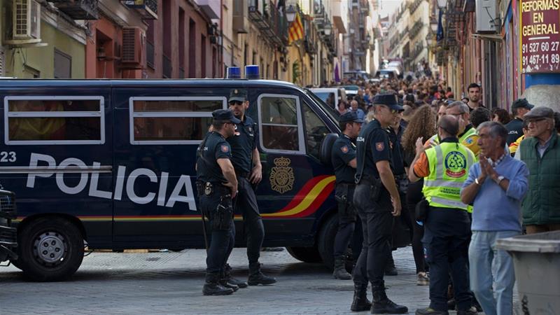 Шпанија ухапсила осам каталонских министара (видео)