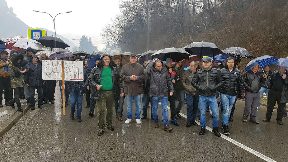 Произвођачи малина из западне Србије сутра у 12 часова протестују испред Владе Србије