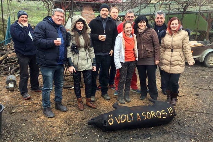 У Мађарској Сороша већ доводе у везу са мртвим свињама