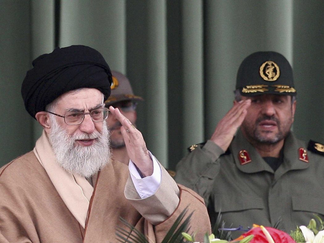 ХАМНЕИ: Непријатељски кеш, оружје и агенти за немире у Ирану!