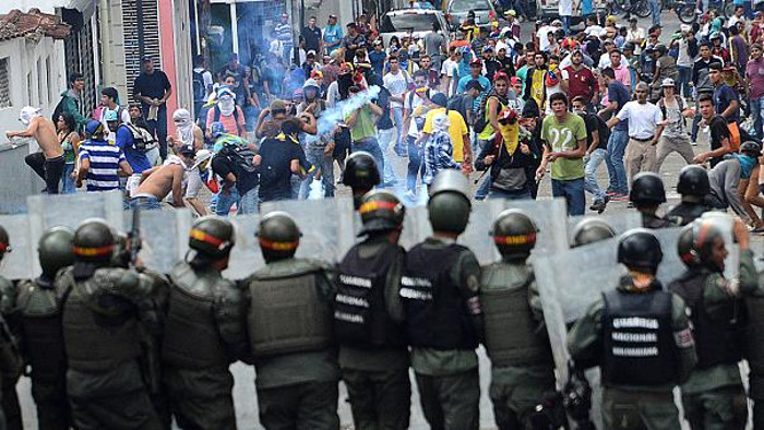 Венецуела: Протести због недостатка хране, троје мртвих