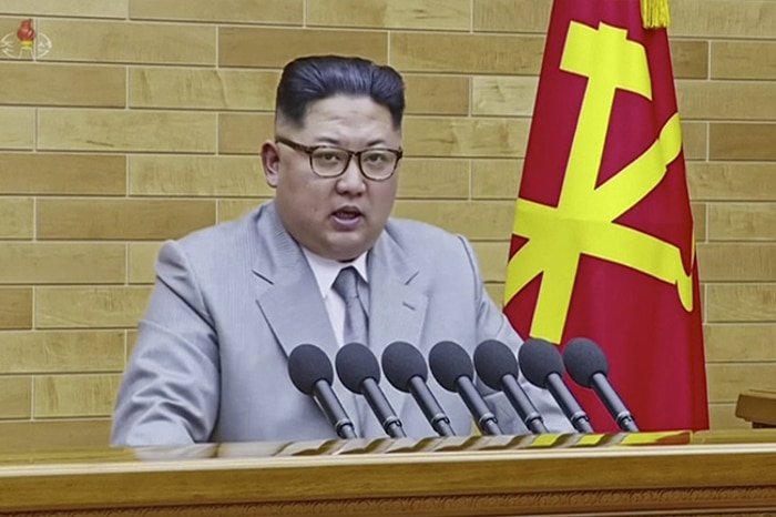 Ким Џонг Ун поручио Американцима да одсад на радном столу има - нуклеарно дугме