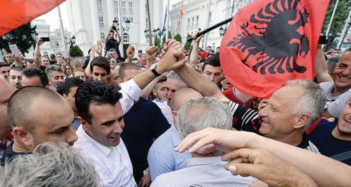 Албански језик постао званичан у Македонији