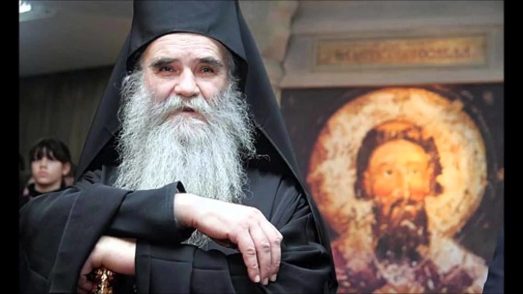 Митрополит Амфилохије: Не слажем се са одлуком Синода да додели орден Светог Саве Вучићу