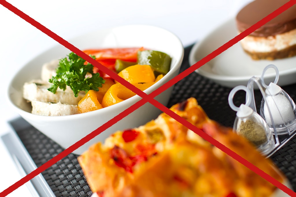 Ер Србија укинула бесплатно пиће и оброк на својим летовима