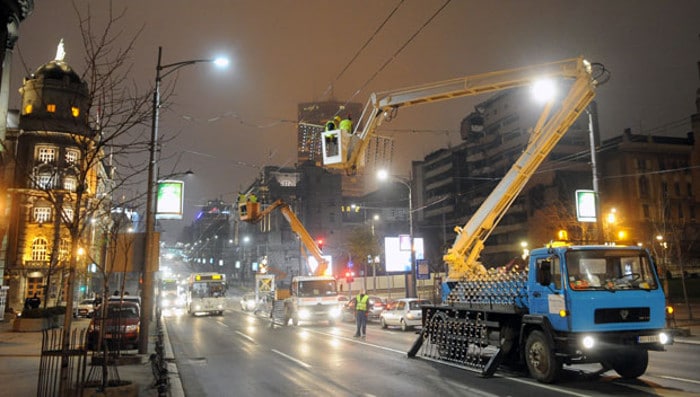 Београд: Коначно уклањају лампионе после четири месеца