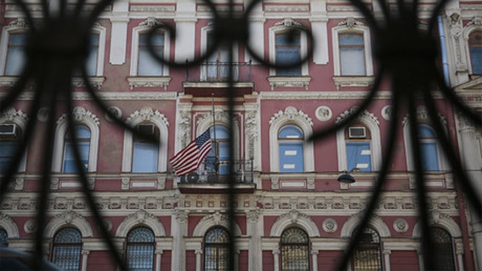 Русија затвара амерички конзулат у Санкт Петербургу и протерује 60 дипломата
