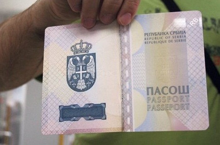 Србија годинама дискриминише Србе са КиМ: До пасоша могу само они који имају човека!