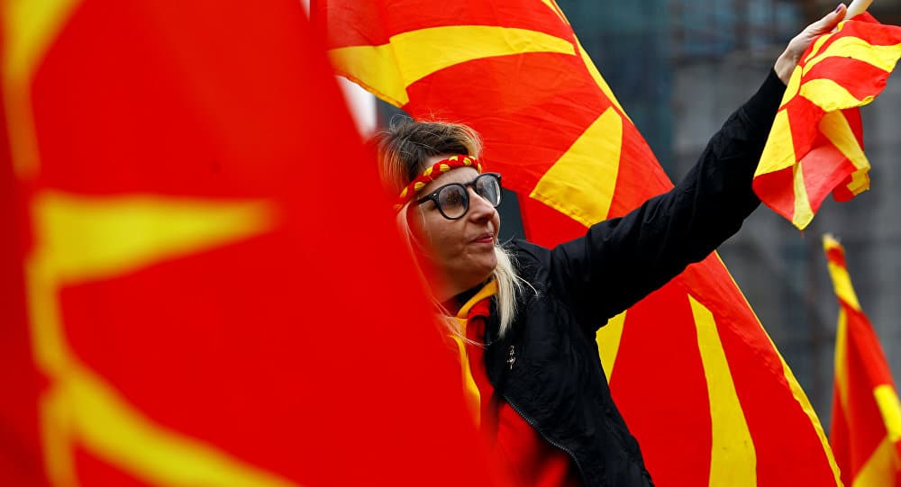 Македонија на прагу нових сукоба: Народ опкољава Собрање