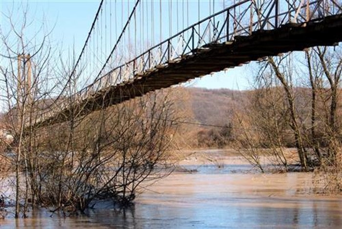 Мост на Морави: Служи народу, а народ о њему не брине