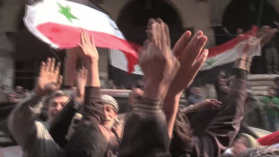 Сирија преузела потпуну контролу у Думи: Вијори се сиријска застава