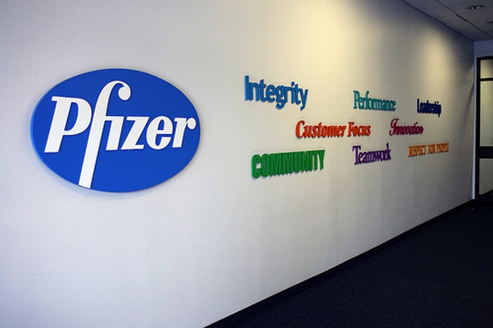 "Pfizer" частио наше лекаре са 200 милиона динара
