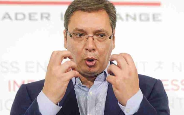 Вучић: Србија мора убрзати и олакшати давање држављанства