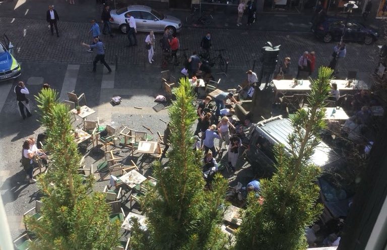 Терористички напад у Немачкој: Три особе погинуле, више од 50 повређених