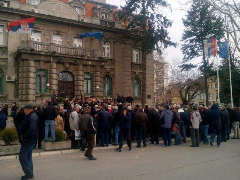 Полицајци и војници, бивши радници и борци најавили велики протест у Нишу